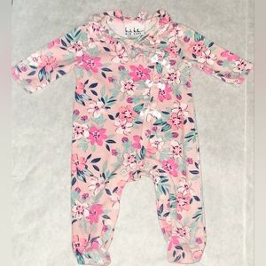 Adorable pink floral Sleeper Nicole Miller 0-3 months